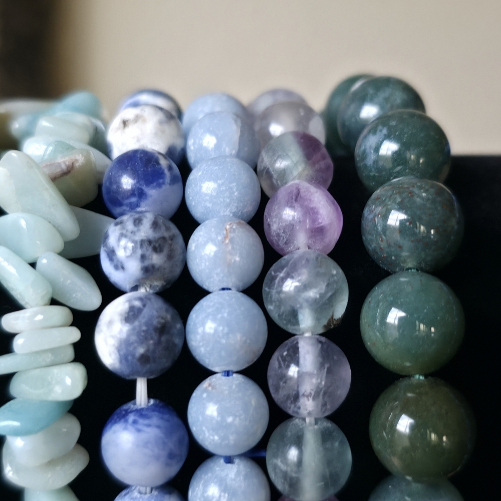 12 Stackable Stone Beaded Stretch Bracelet Lot Bl… - image 7